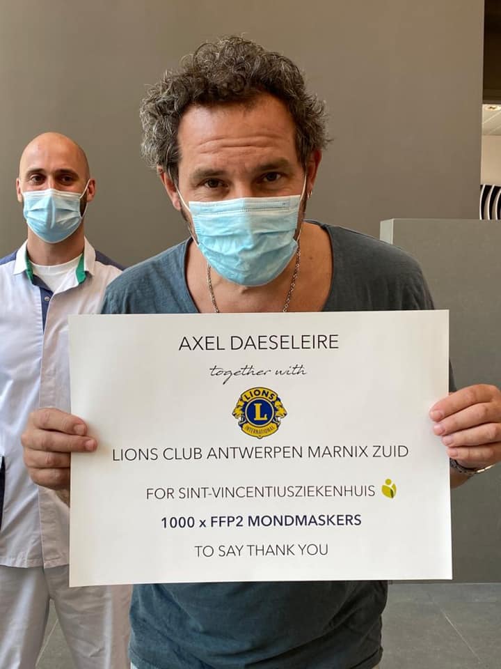 Lions Belgium 1000 Mondmaskers voor het St.Vincentius ziekenhuis geschonken door Lions Antwerpen Marnix Zuid